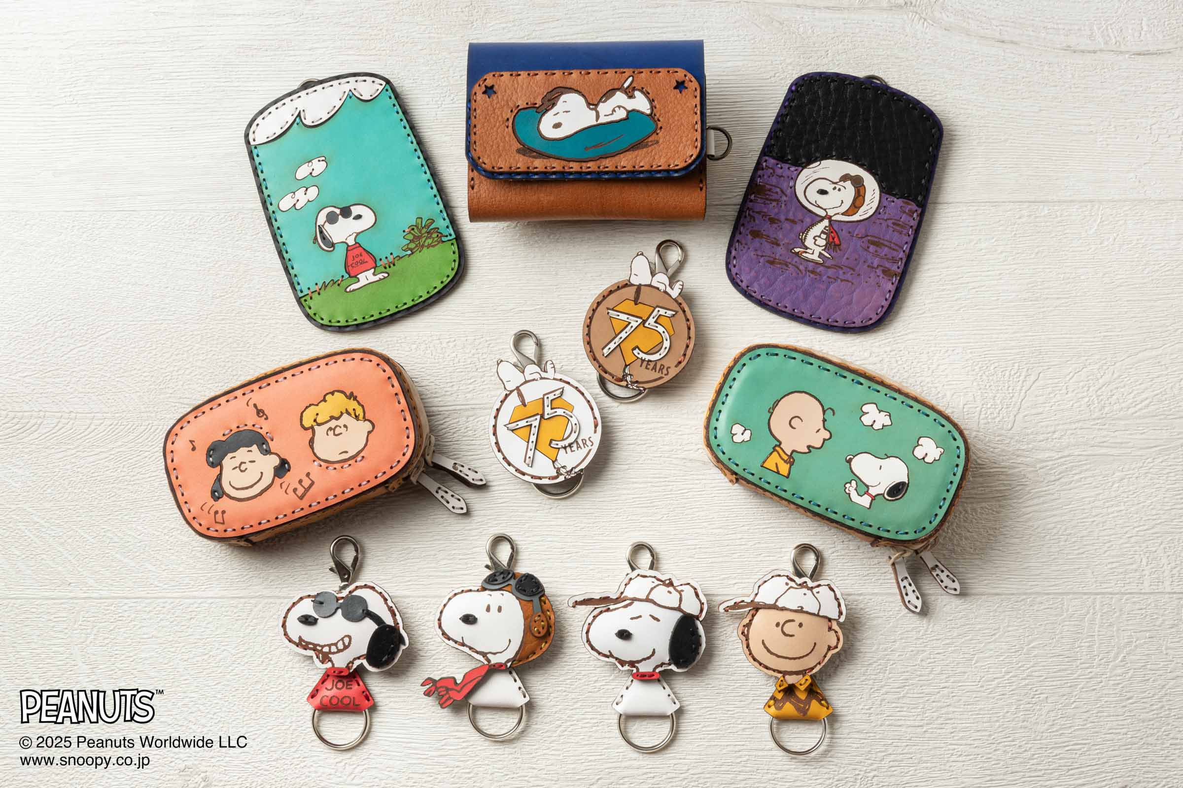 【レア】スヌーピー　キーリング　チャーム　ピーナッツ　レザー　高級感　75周年 ピーナッツ75周年記念] ハンドメイドレザーブランド OJAGA