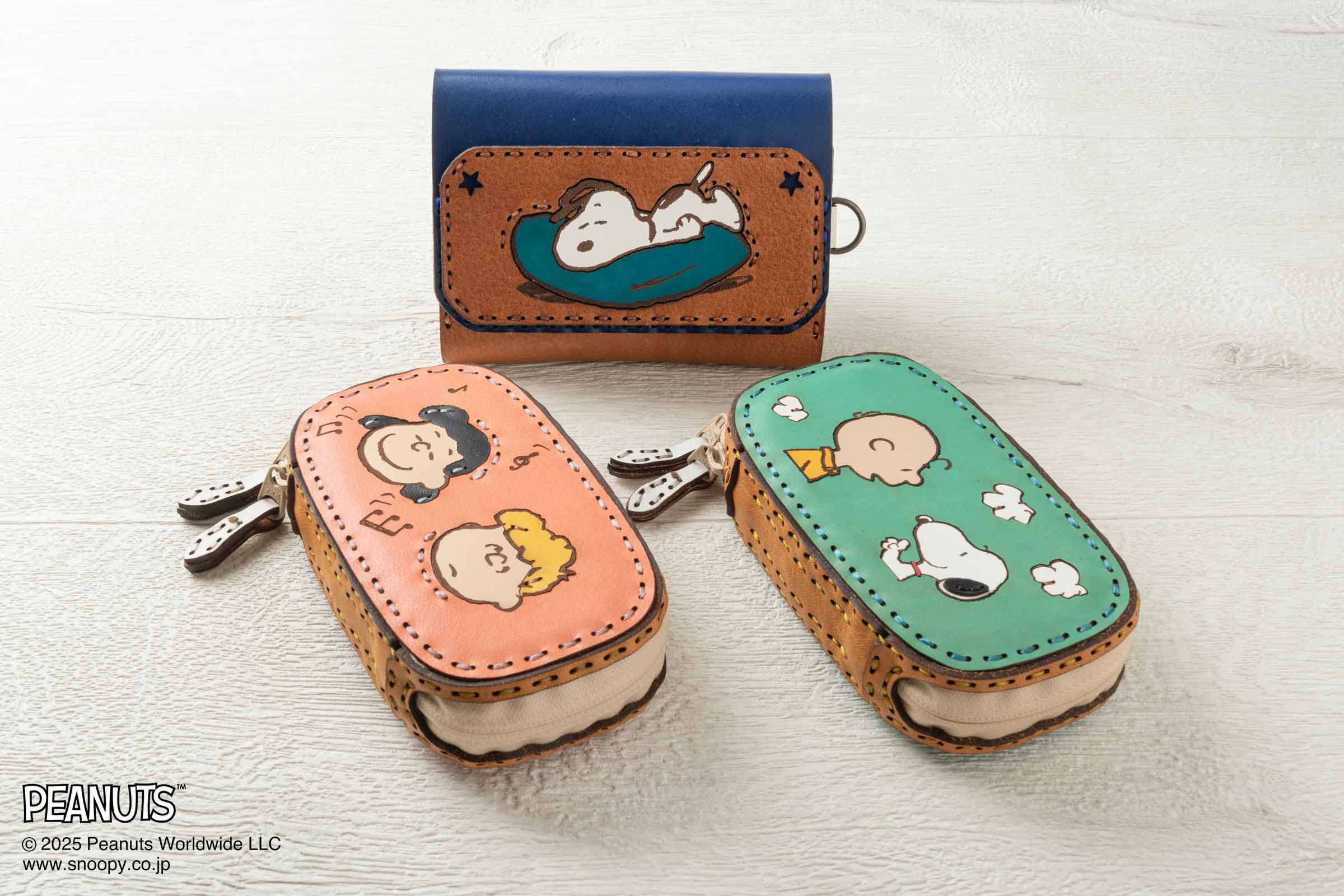 OJAGA DESIGN / Peanuts レザーアイテムコレクション（75 YEARS）