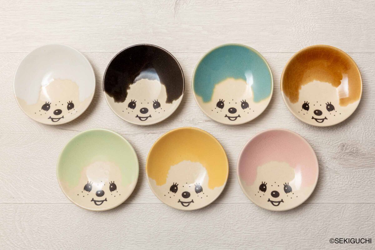 益子焼の陶器ブランド「MASHICO」より釉薬で表現したカラフルなモンチッチの豆皿が登場です